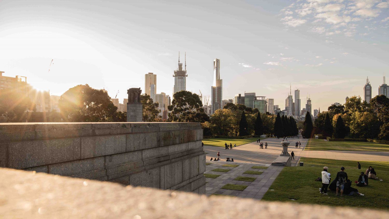 SGS Economics and Planning Growing metropolis